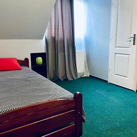 Pensiunea Texas Self Check-In Cluj-Napoca Chambre photo