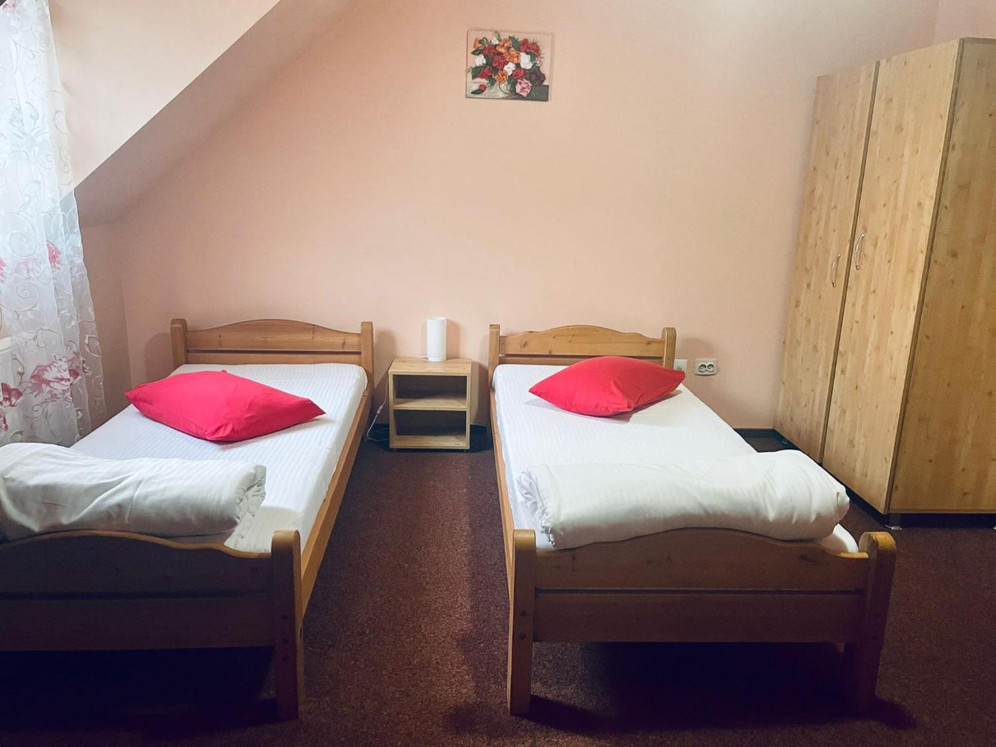 Pensiunea Texas Self Check-In Cluj-Napoca Chambre photo